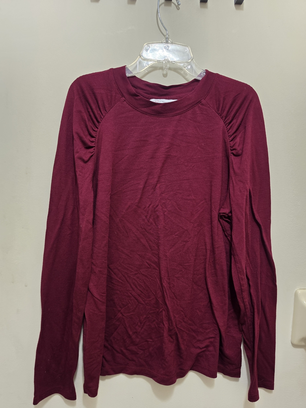 Liz Claiborne Long-Sleeve Crewneck Top in Burgundy